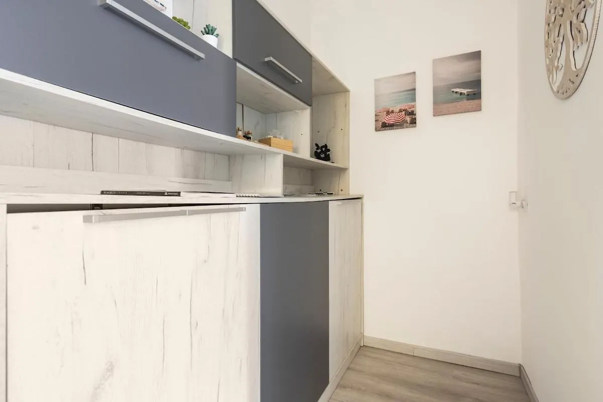 Leo Holiday Homes Deiva Marina