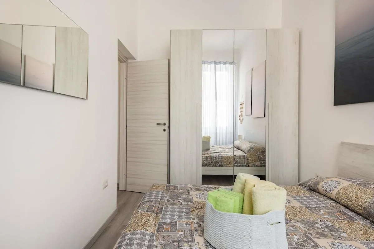 Leo Holiday Homes Deiva Marina Italy